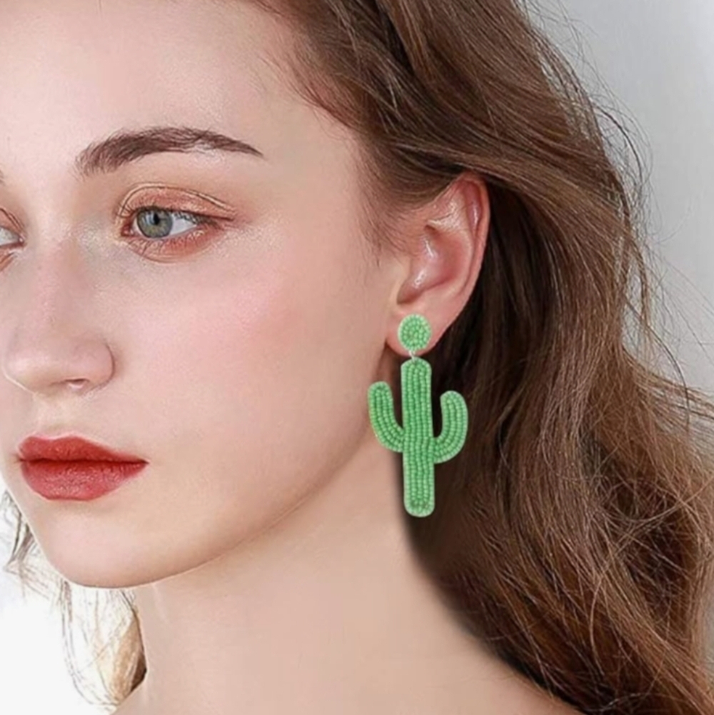 NWT Green Beaded Cactus Earrings Thee Inches - Picture 6 of 9